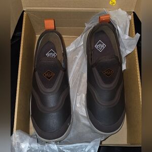Muck Men's Outscape Low Shoes Size 7.5 - NEW IN BOX - Brown